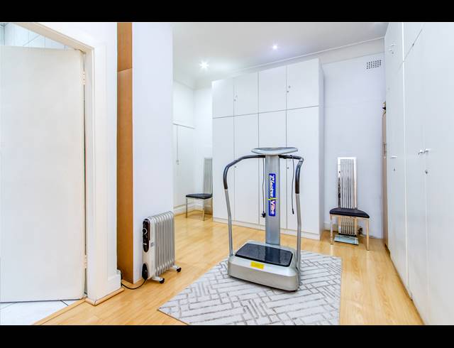 5 BEDROOM HOUSE FOR SALE IN HOUGHTON ESTATE